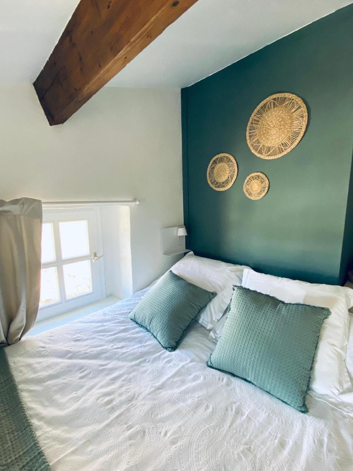Le Pied De La Lettre Hotel Grignan Ruang foto