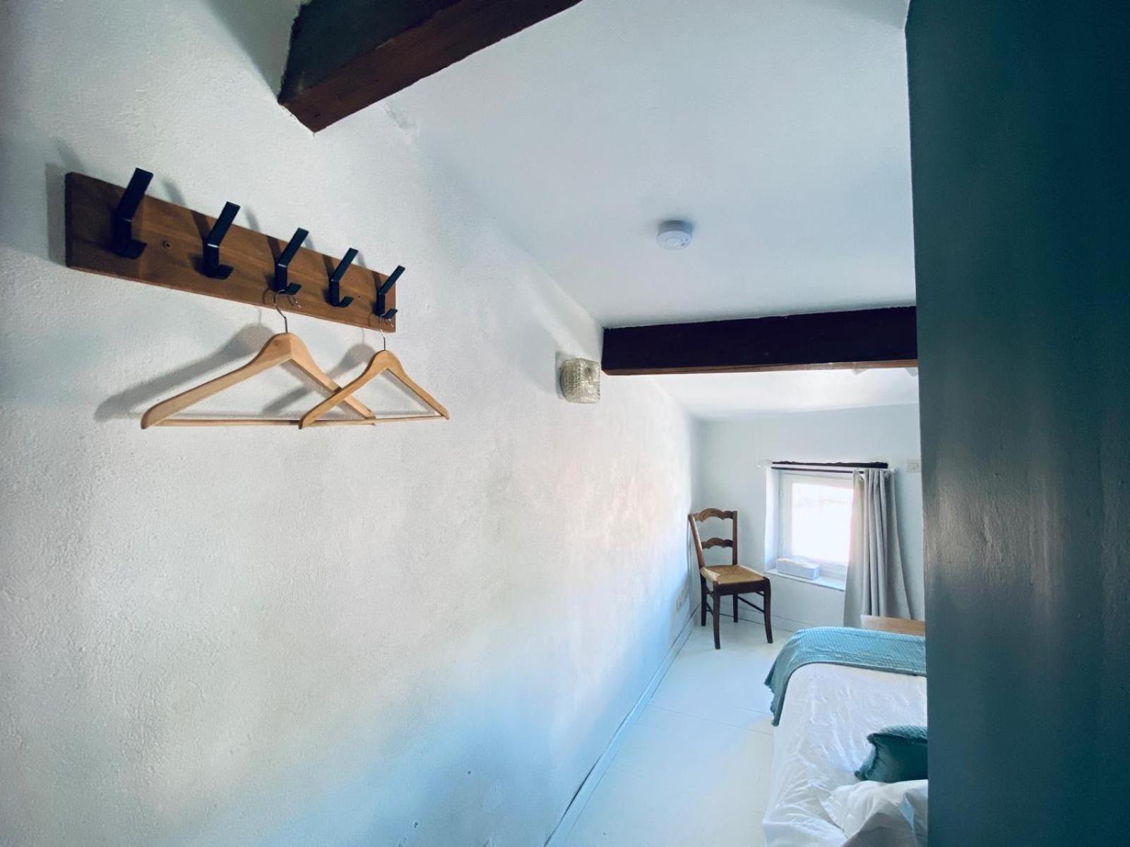 Le Pied De La Lettre Hotel Grignan Ruang foto